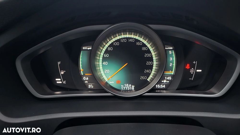 Volvo V40 - 18