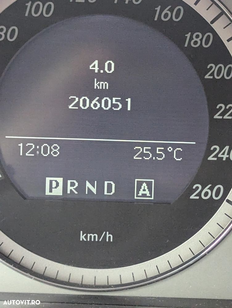 Mercedes-Benz GLK 320 CDI DPF 4Matic 7G-TRONIC - 7