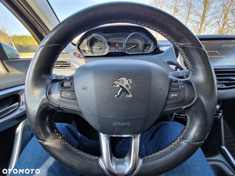 Peugeot 2008 - 10
