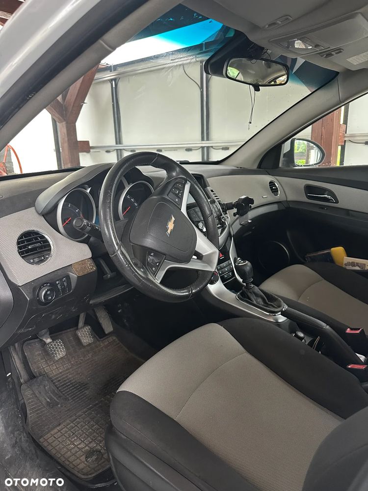 Chevrolet Cruze 1.6 - 6