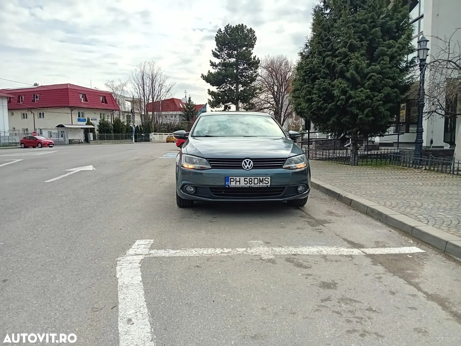 Volkswagen Jetta - 1