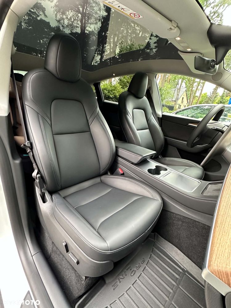 Tesla Model Y - 9