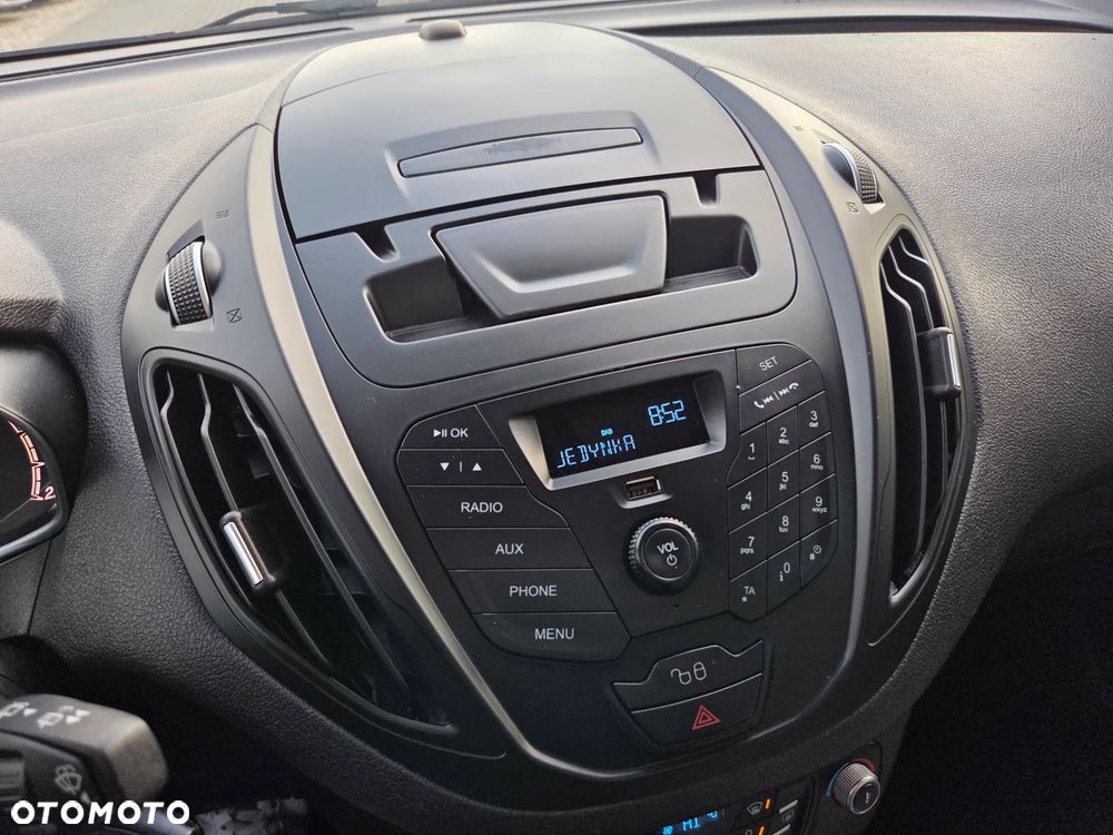 Ford Tourneo Courier ver-1-5-tdci-trend - 25