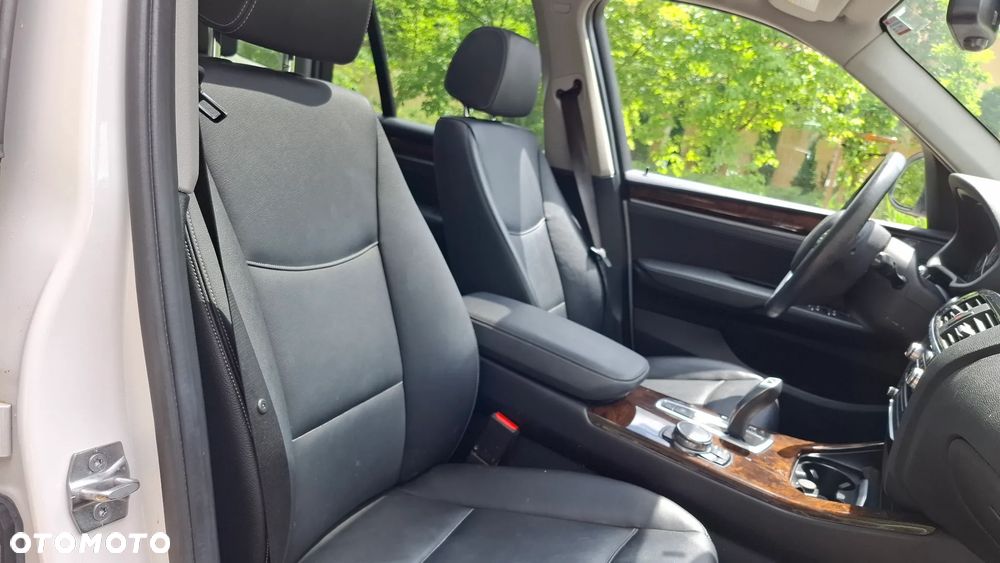 BMW X3 xDrive28i Sport-Aut xLine - 29