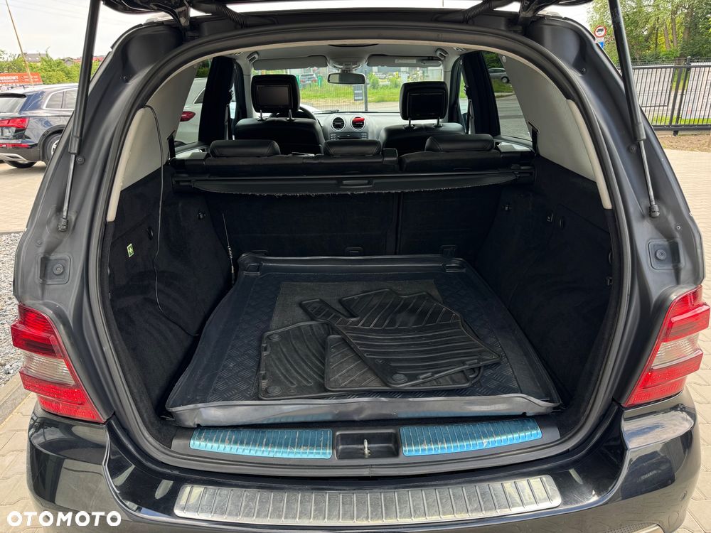 Mercedes-Benz ML - 23