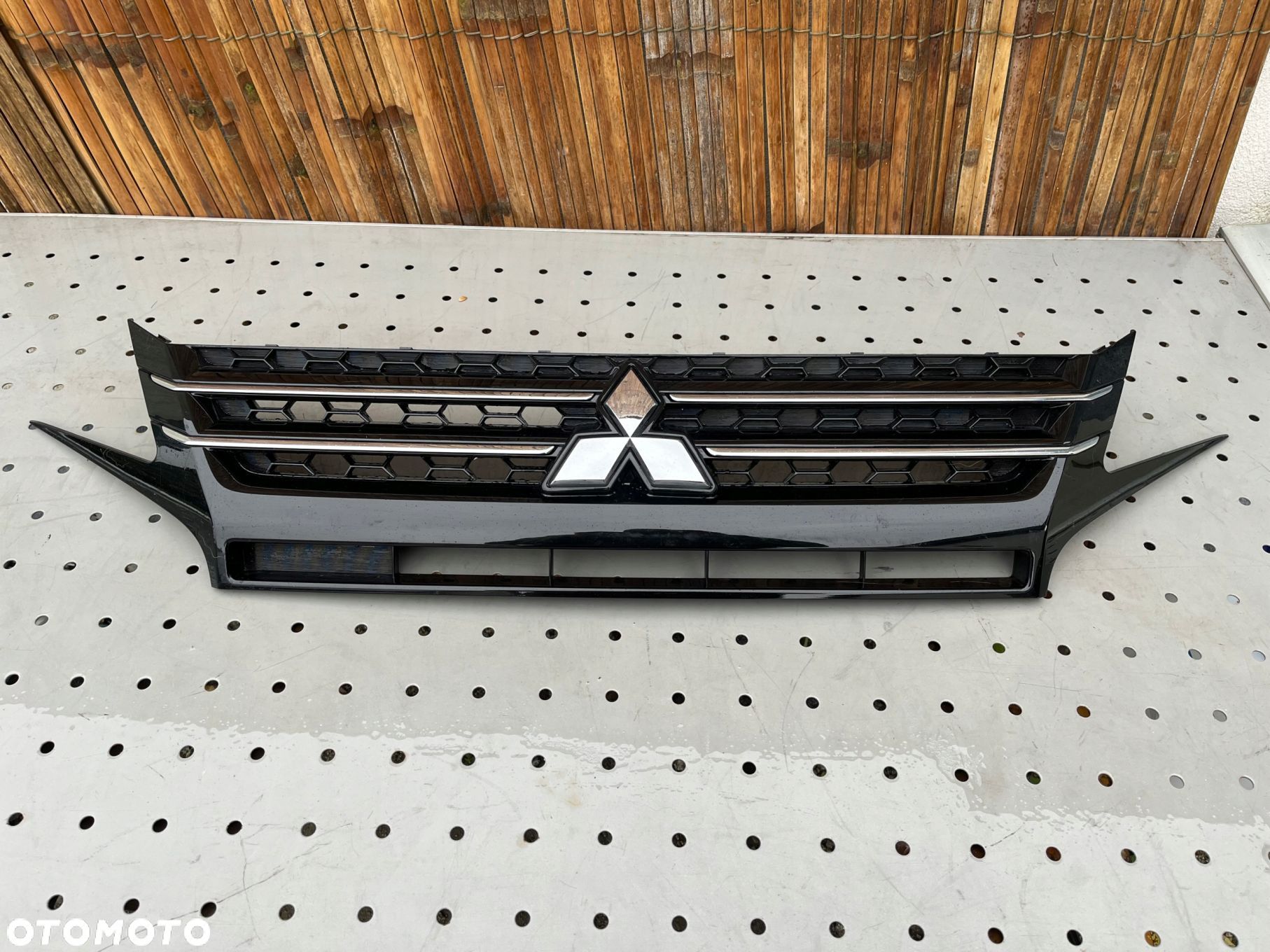 Grill Atrapa Mitsubishi Space Star III - 1