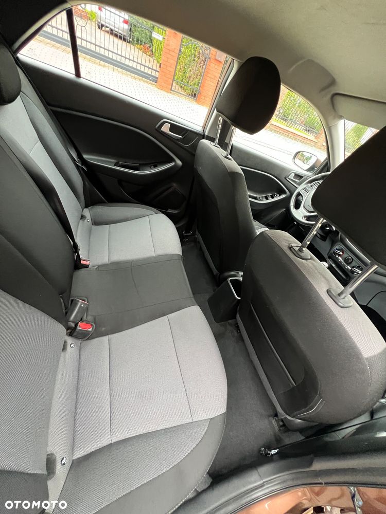 Hyundai i20 blue 1.2 Style - 10