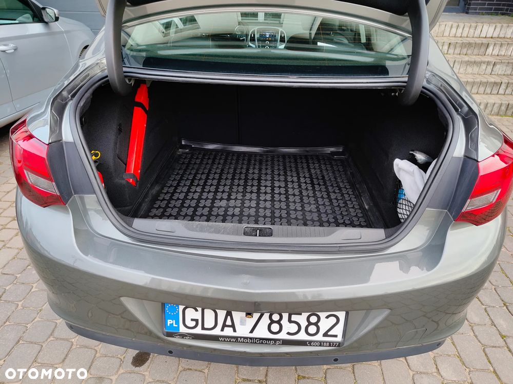 Opel Astra 1.6 Essentia - 10