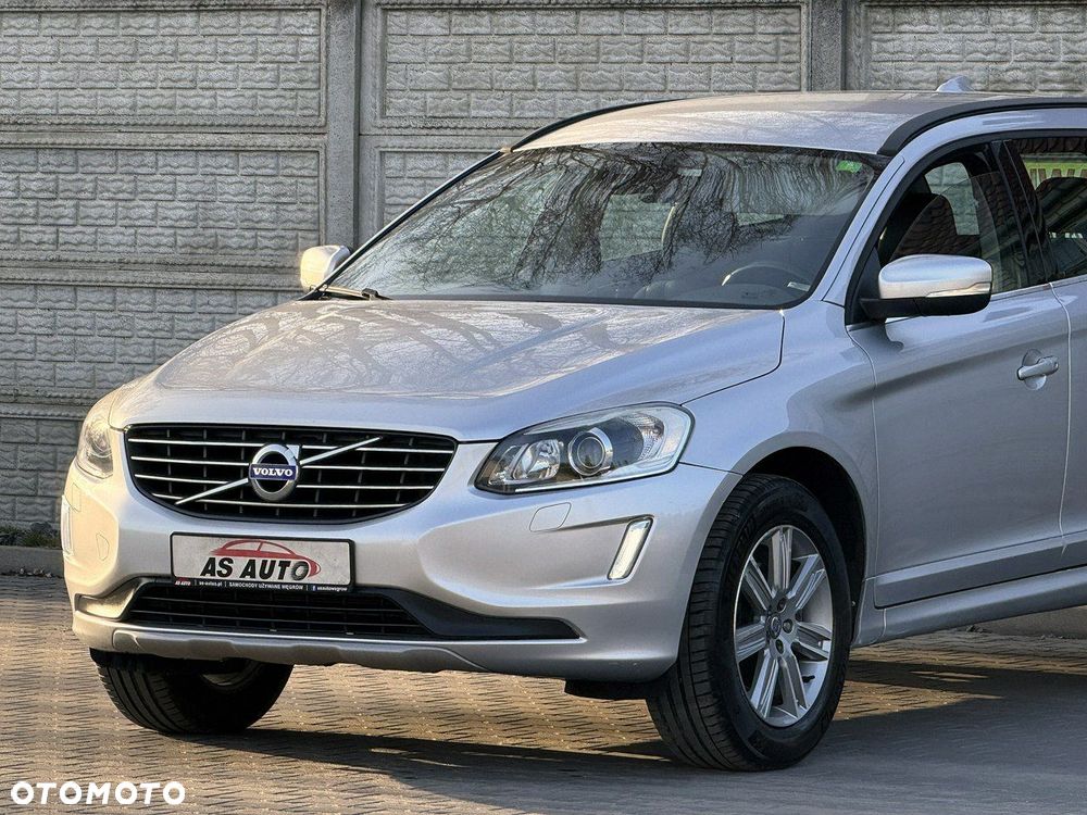 Volvo XC 60 D4 Momentum Pro - 24