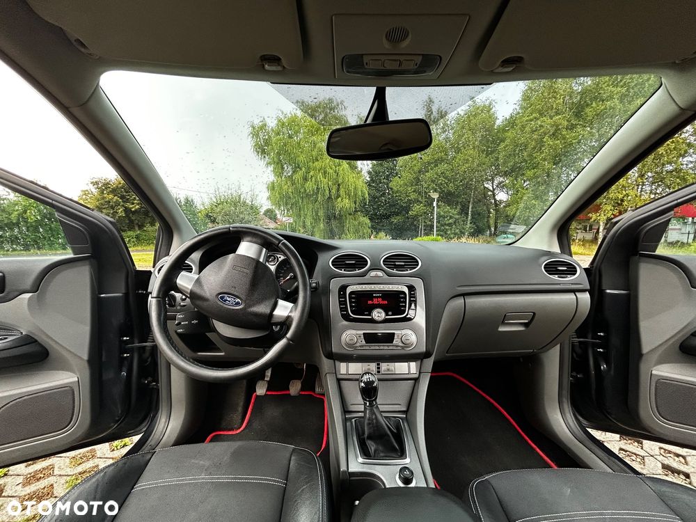 Ford Focus 1.6 Titanium - 17