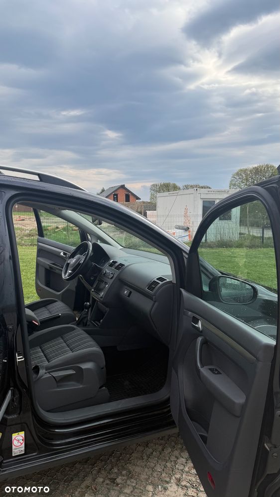 Volkswagen Touran 2.0 TDI DPF Cross - 14