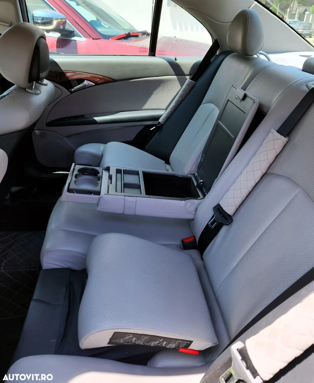 Mercedes-Benz E - 23
