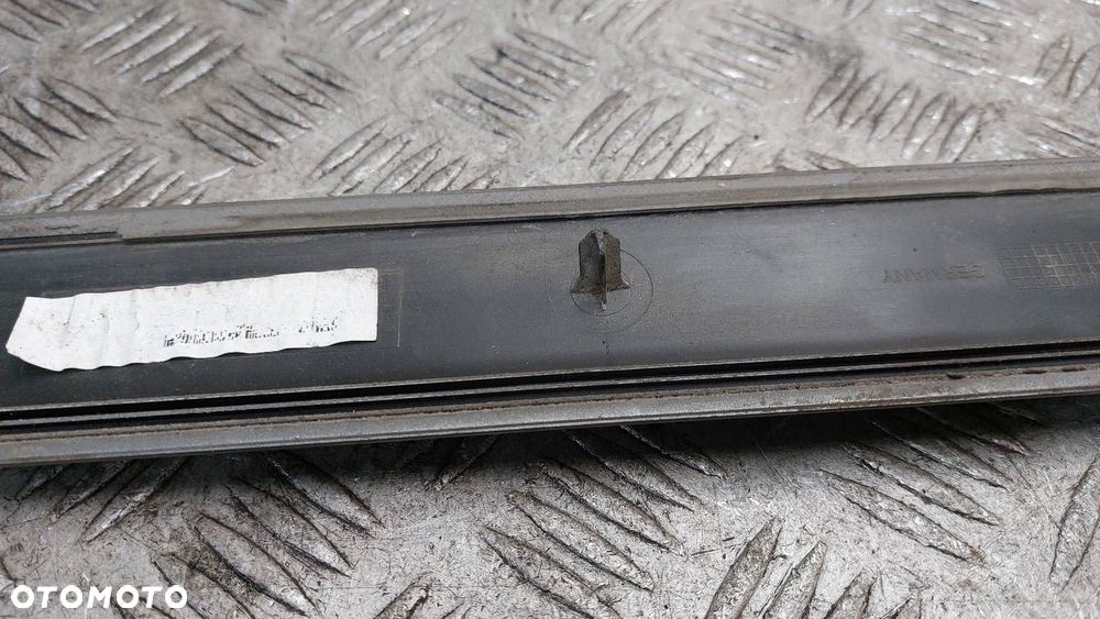 LISTWA DRZWI LEWY TYŁ VOLVO XC90 I FL 30698453 471-46 - 8