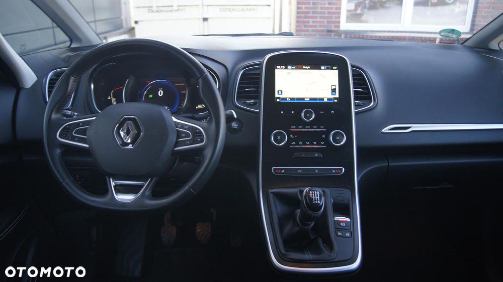 Renault Grand Scenic - 21
