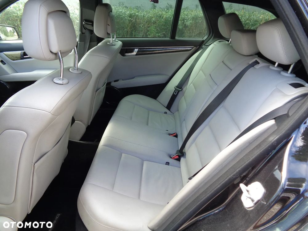 Mercedes-Benz Klasa C 320 CDI Elegance 4-Matic - 11
