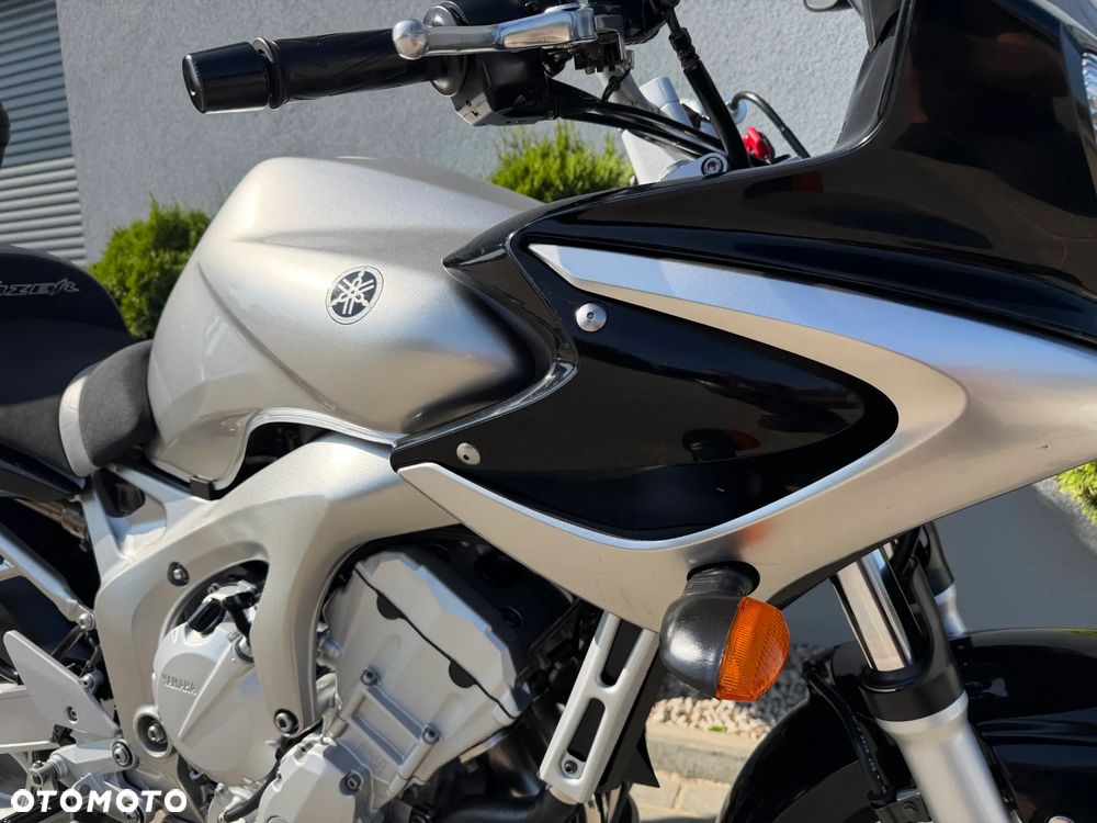 Yamaha FZ - 15
