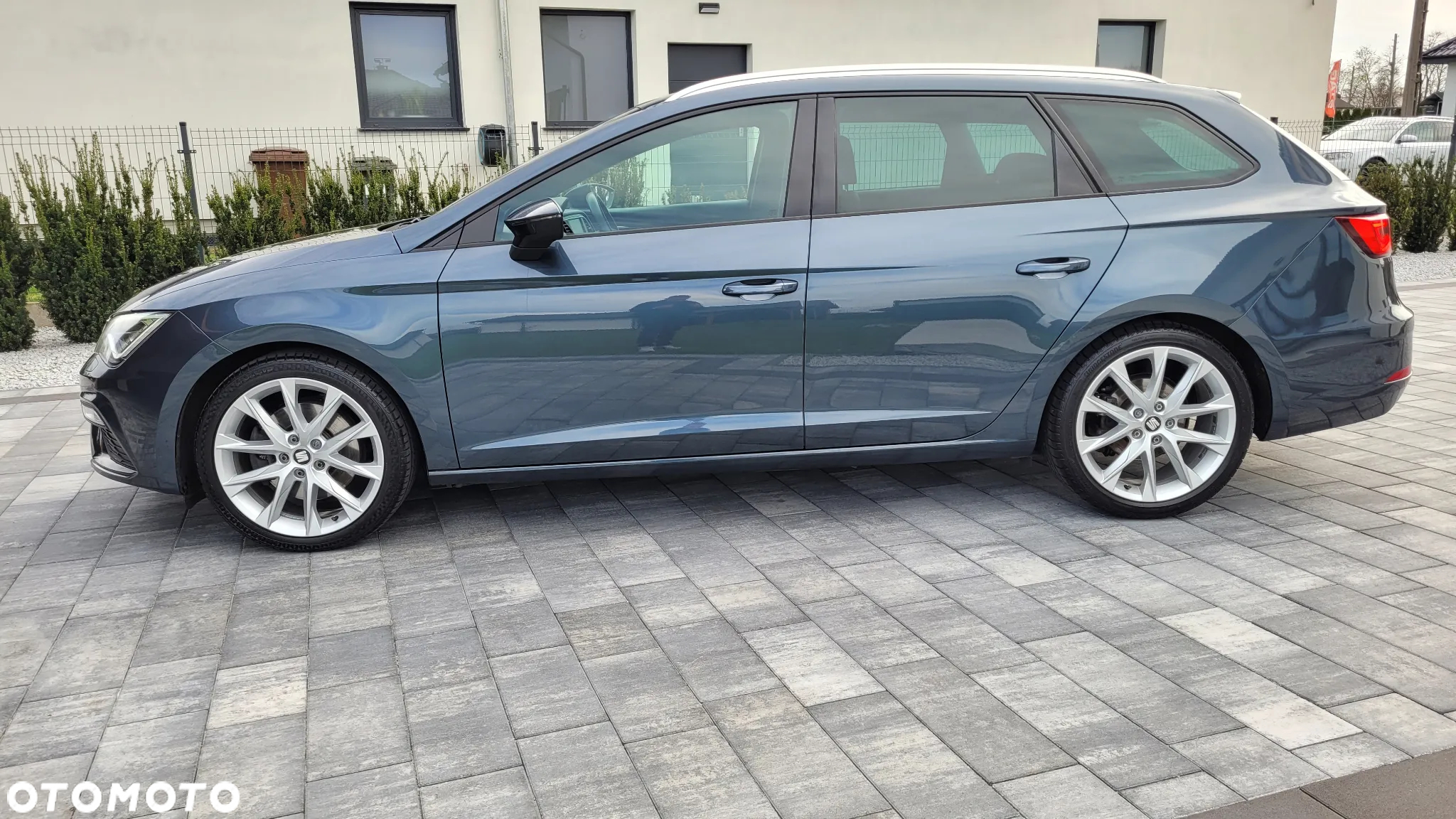 Seat Leon Sportstourer 2.0 TSI OPF DSG FR - 4