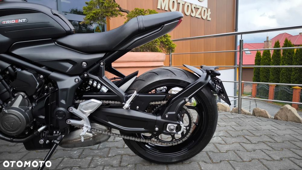 Triumph Trident - 12