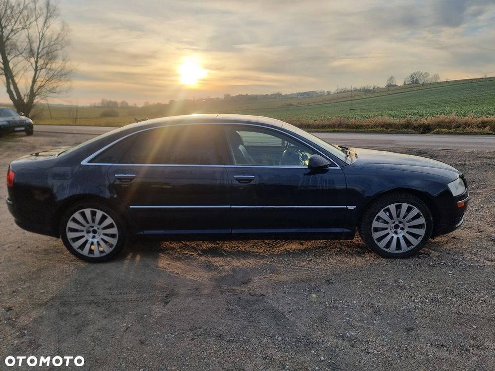 Audi A8 4.2 L Quattro - 9
