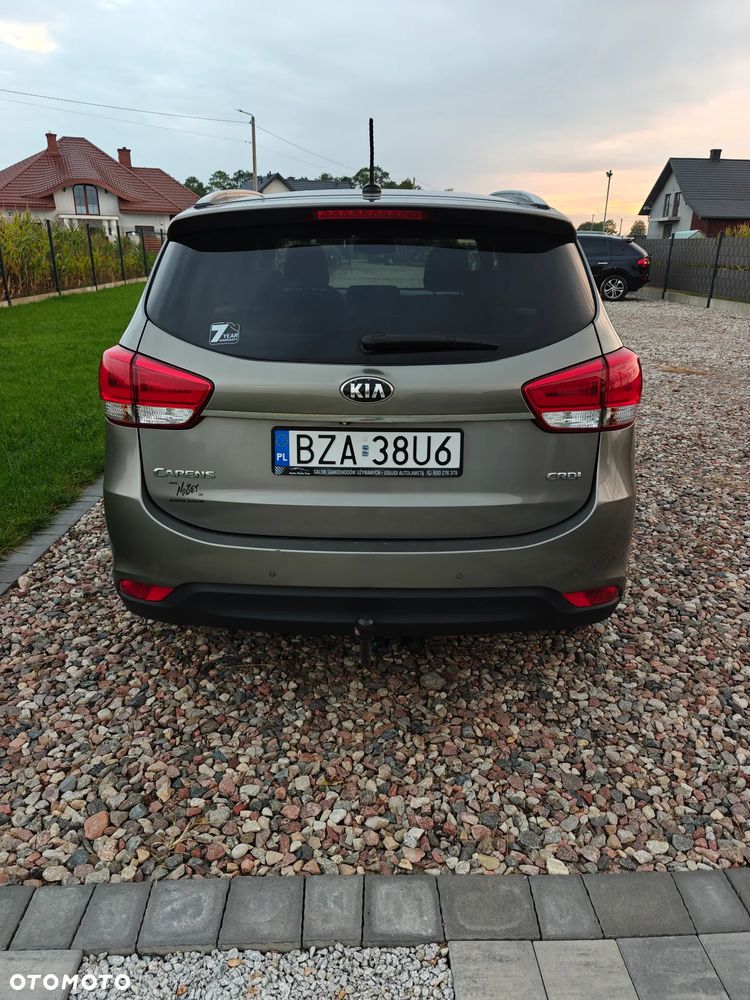 Kia Carens 1.7 CRDi 136 Dream Team Edition - 5
