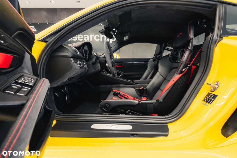 Porsche Cayman GT4 - 14