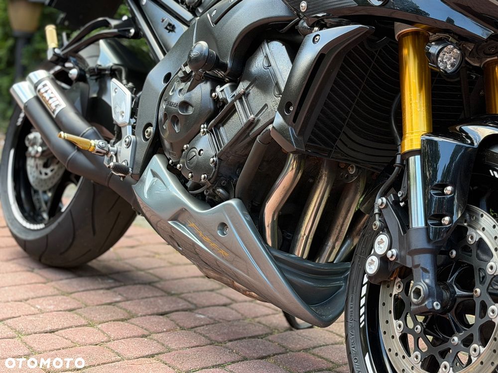 Yamaha FZ - 12