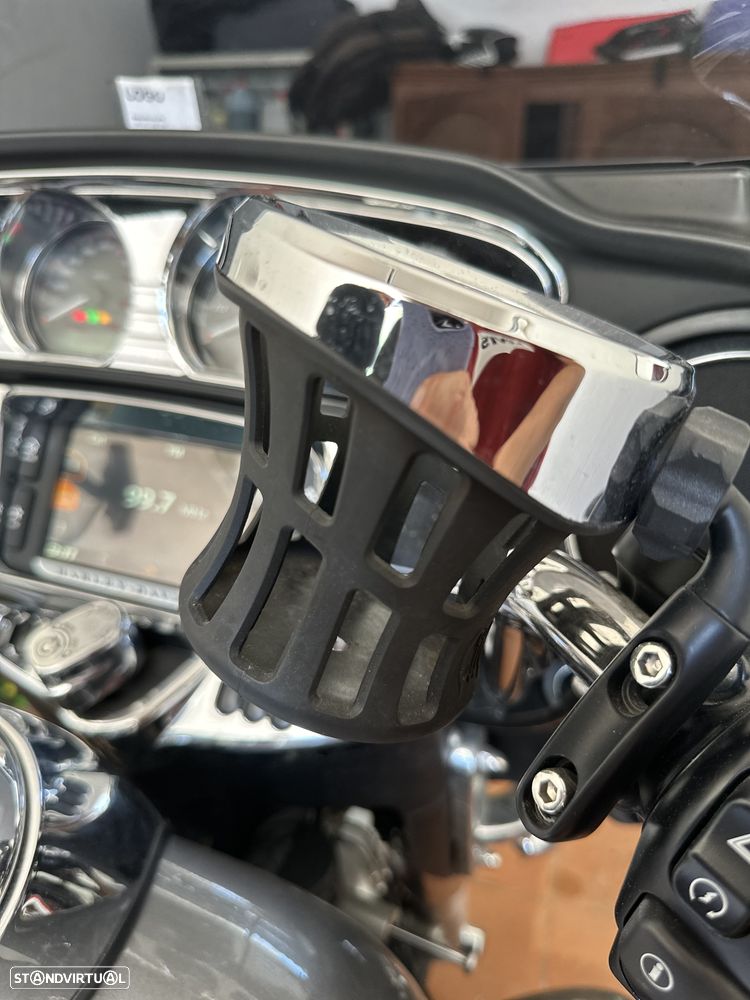 Harley-Davidson FLHT - 12