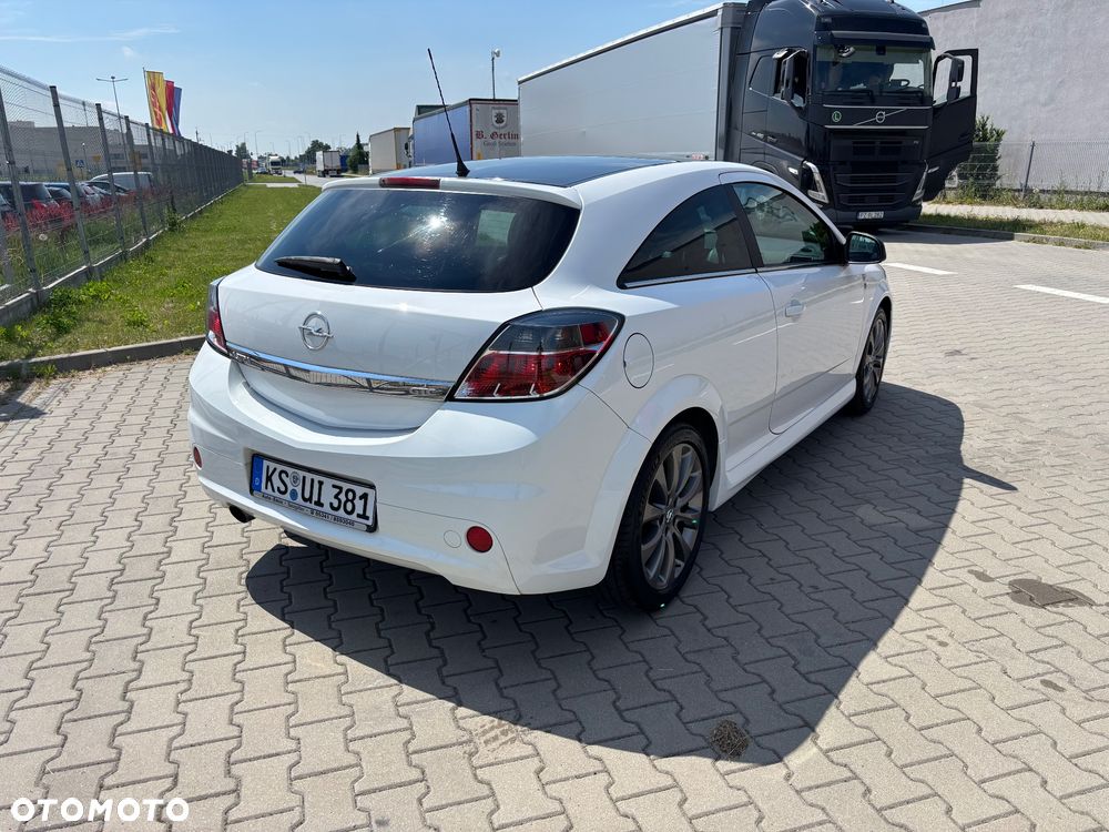 Opel Astra 1.6 Black&White - 7