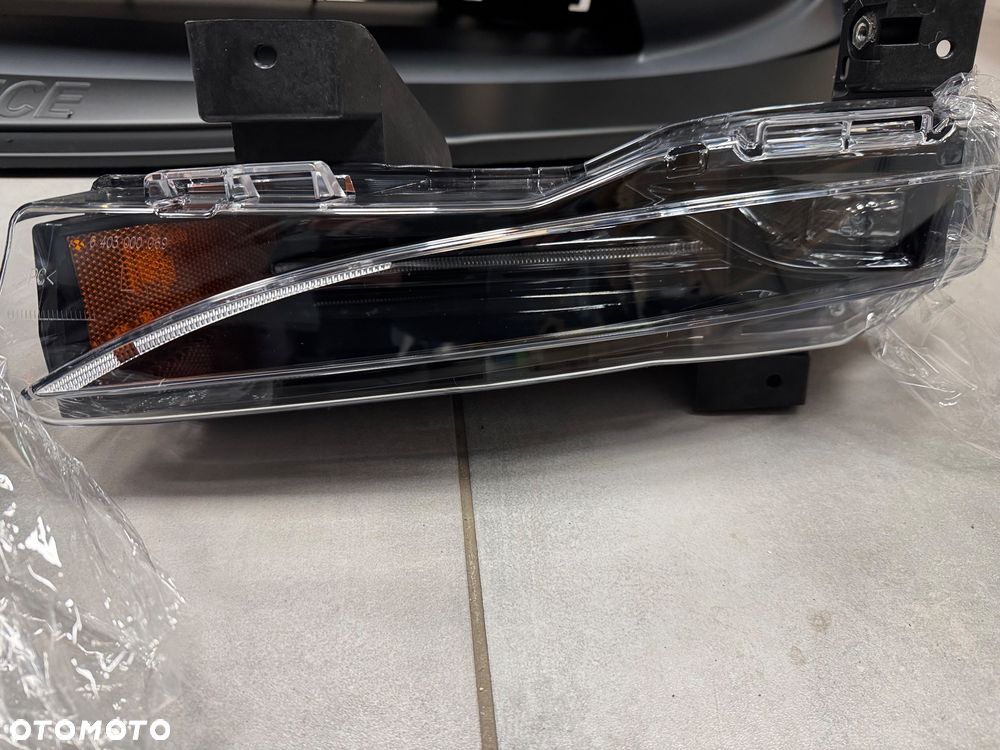 Tesla X 21- plaid halogen led przód nowy - 2