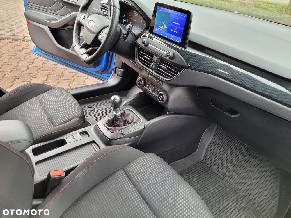 Ford Focus 1.0 EcoBoost mHEV ST-Line X - 18