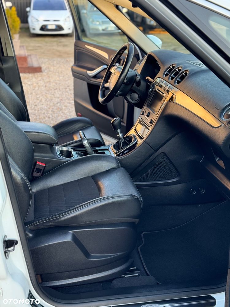 Ford S-Max 2.0 TDCi DPF Titanium X - 19