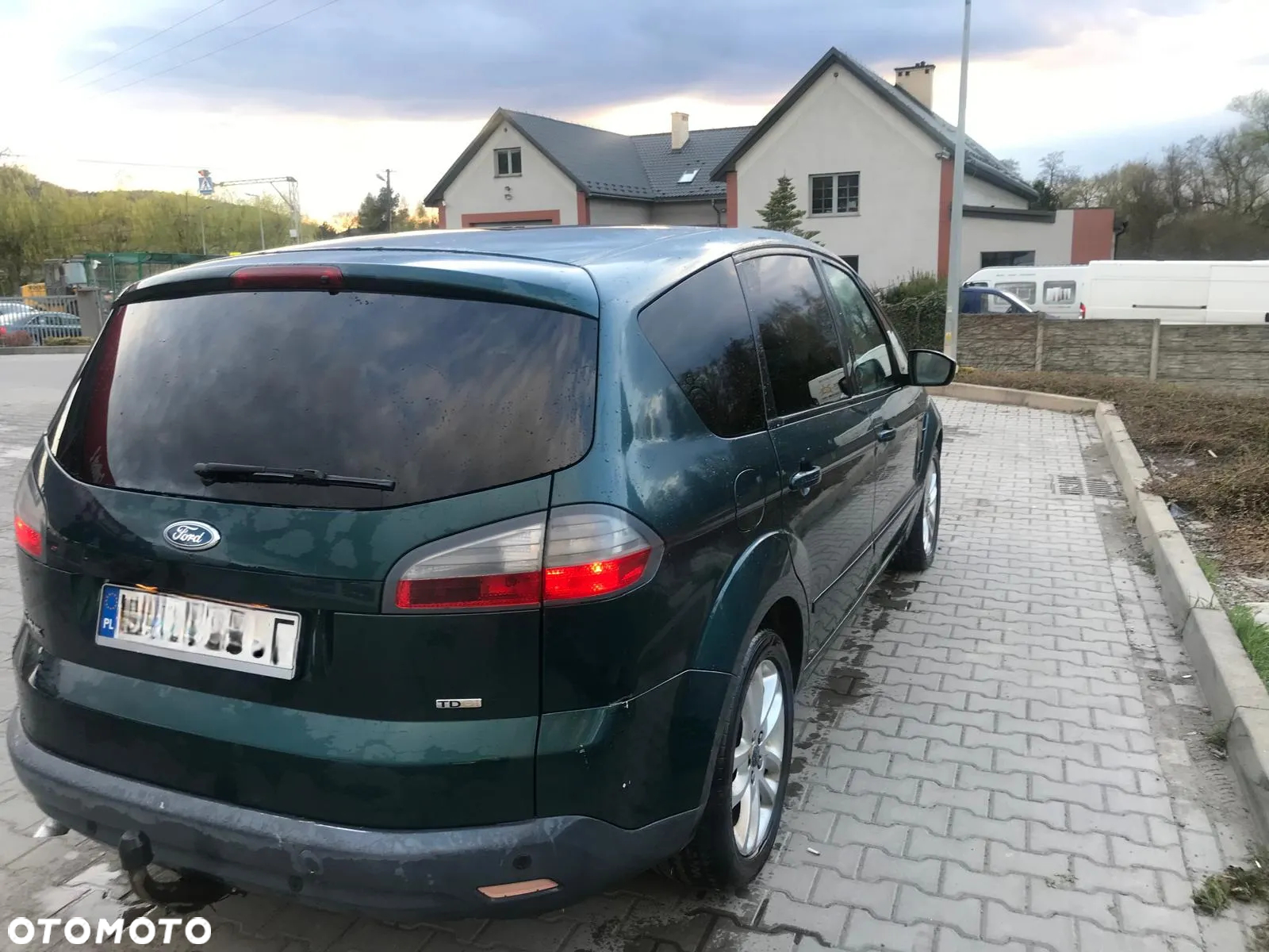 Ford S-Max - 12