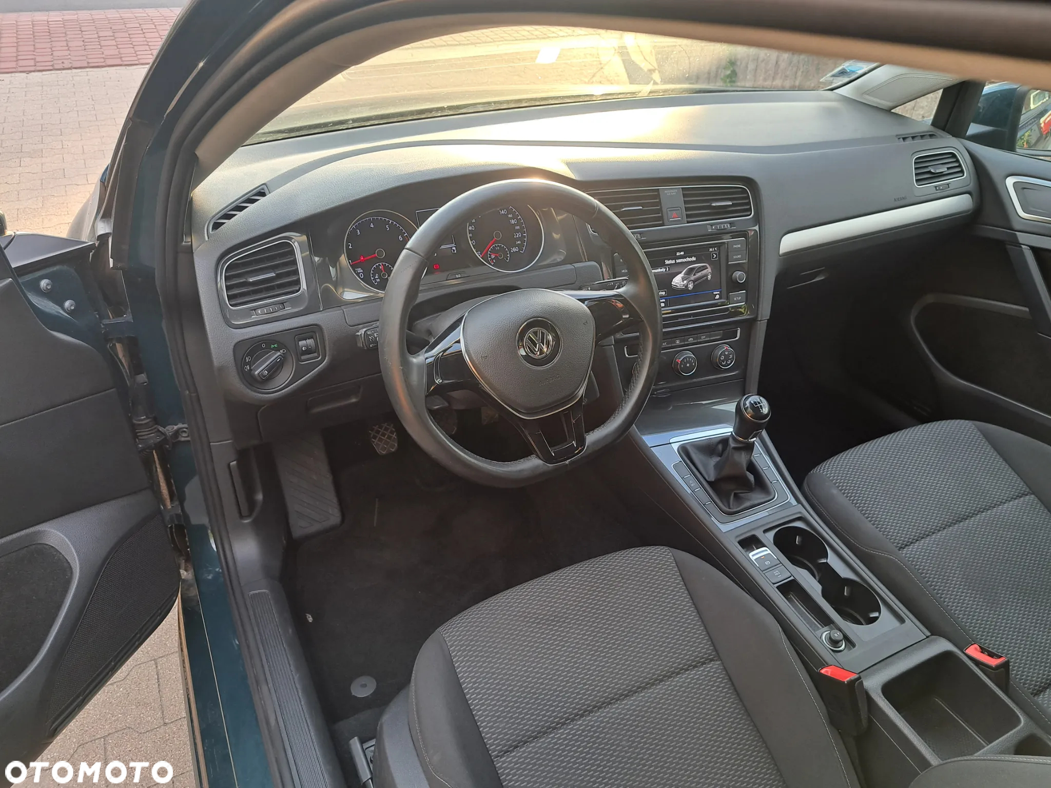 Volkswagen Golf 1.0 TSI (BlueMotion Technology) Trendline - 17