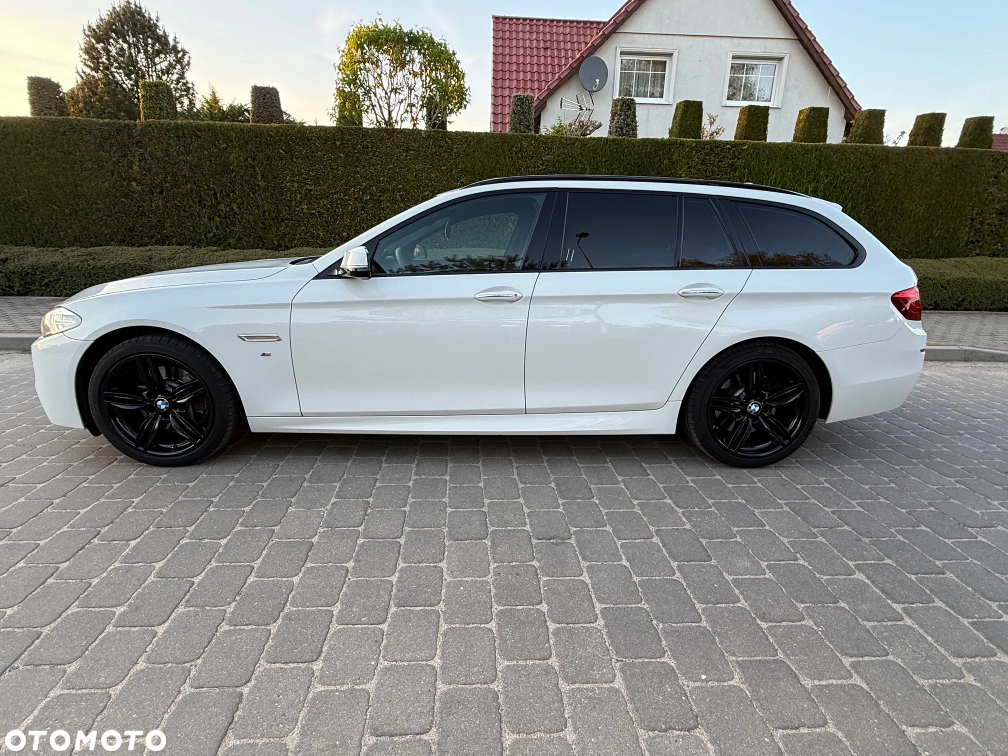 BMW Seria 5 530d xDrive Touring Sport-Aut - 13