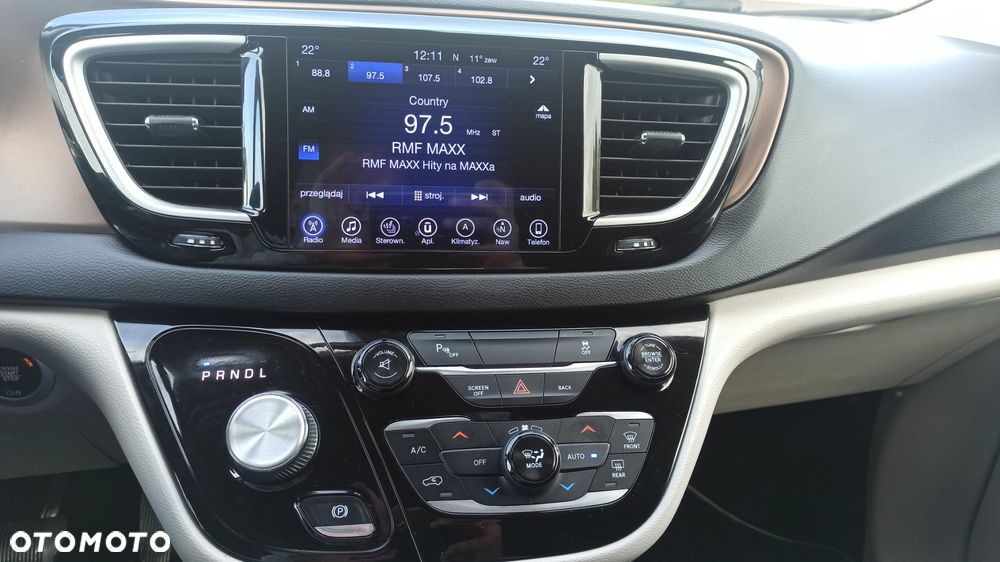 Chrysler Pacifica - 10