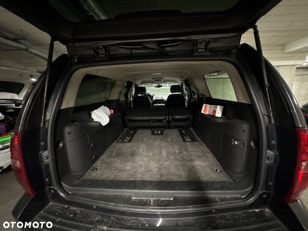 Chevrolet Suburban - 20