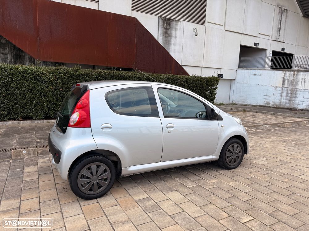 Peugeot 107 1.0 Urban - 3