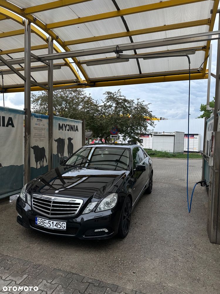 Mercedes-Benz Klasa E 200 CDI DPF BlueEFFICIENCY Automatik - 2