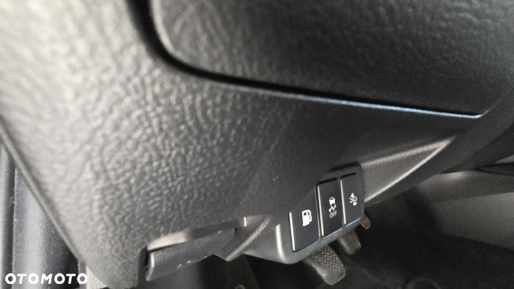 Toyota Avensis 2.0 D-4D Premium - 18