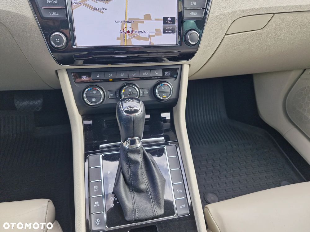 Skoda Superb 2.0 TDI 4x4 L&K DSG - 19