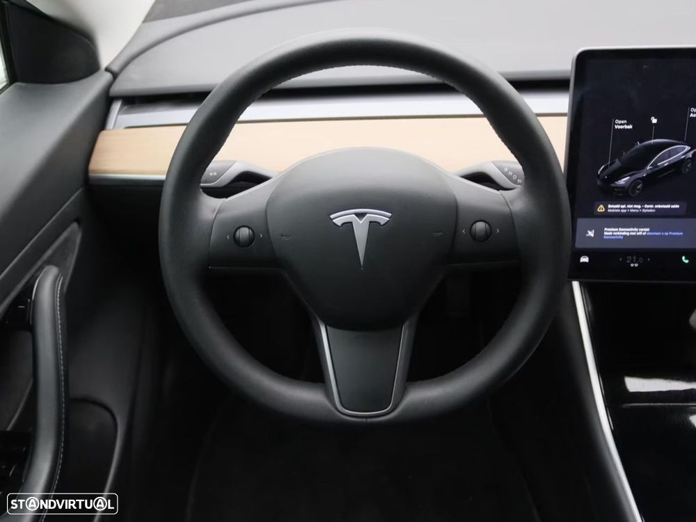 Tesla Model 3 - 5
