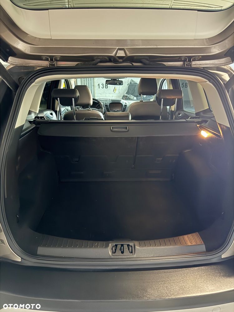 Ford Kuga 1.5 EcoBoost 2x4 Titanium - 9