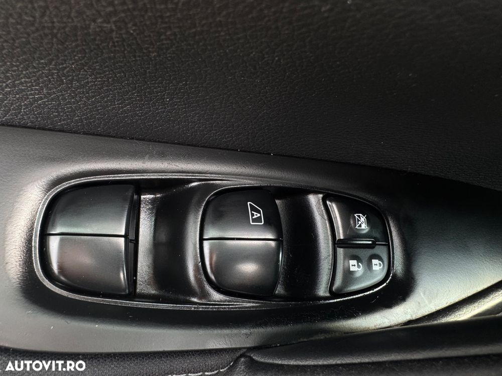 Nissan Qashqai 1.6 DCI Start/Stop Tekna - 25