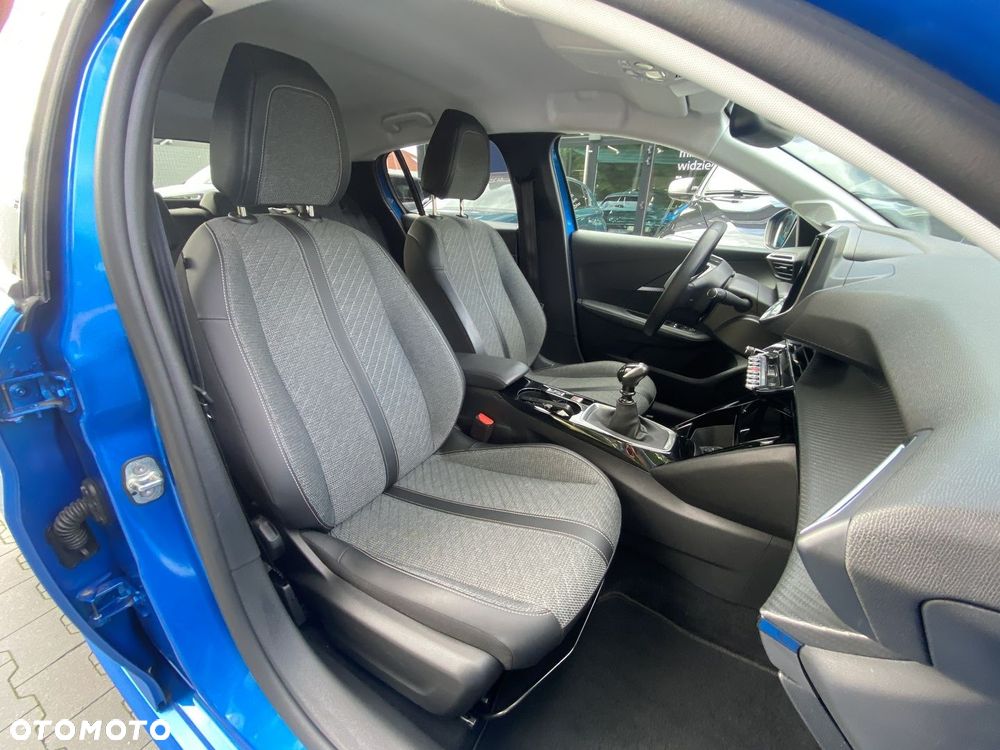 Peugeot 208 - 10
