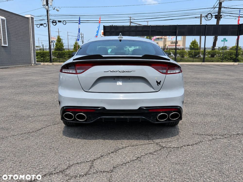 Kia Stinger - 6