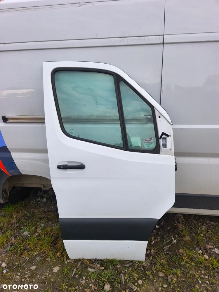 Drzwi prawe przód Mercedes-Benz Sprinter w907 907 910 białe 2018-2025 - 1