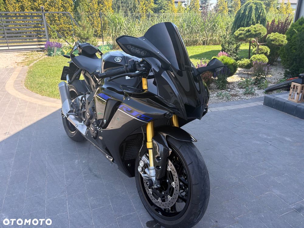 Yamaha R1 - 4