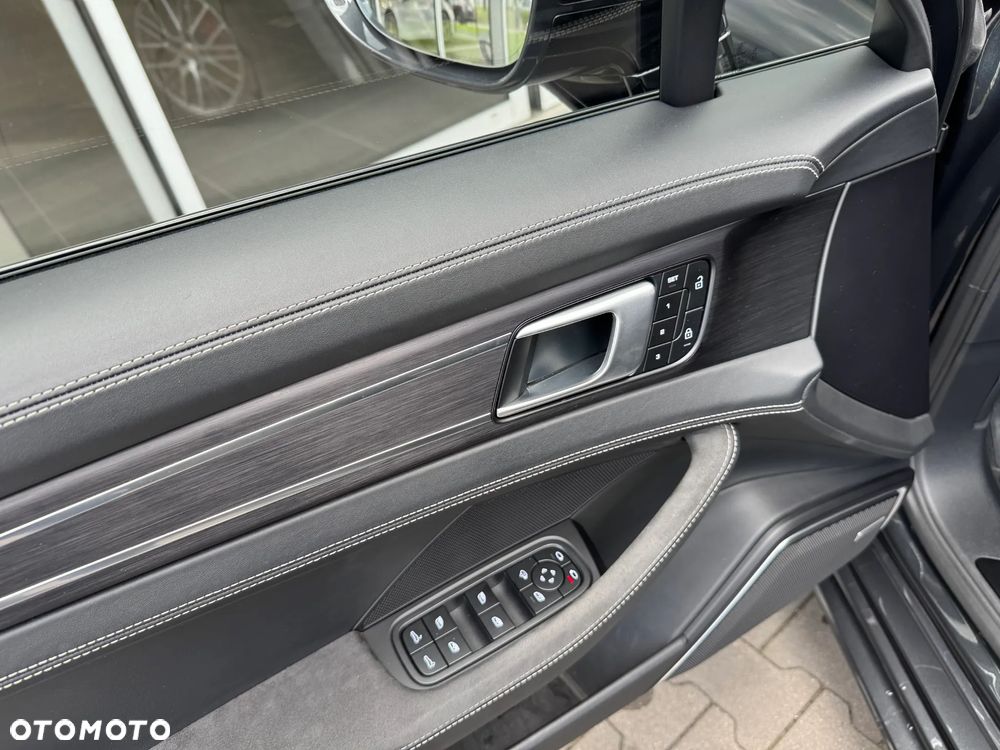 Porsche Panamera GTS - 36