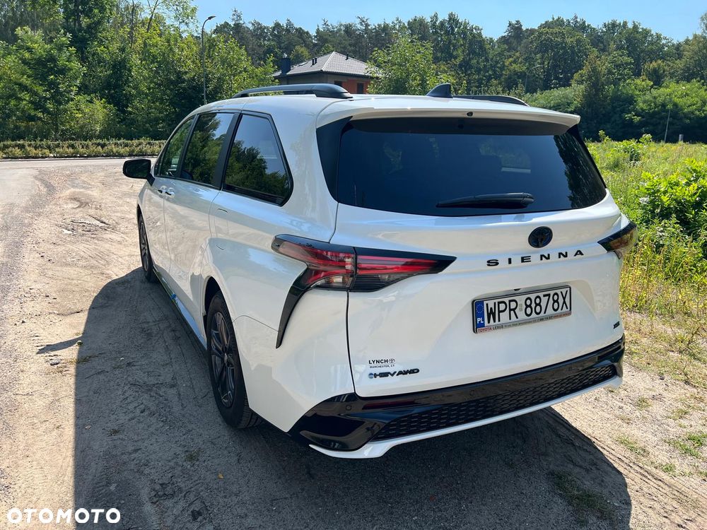 Toyota Sienna - 7