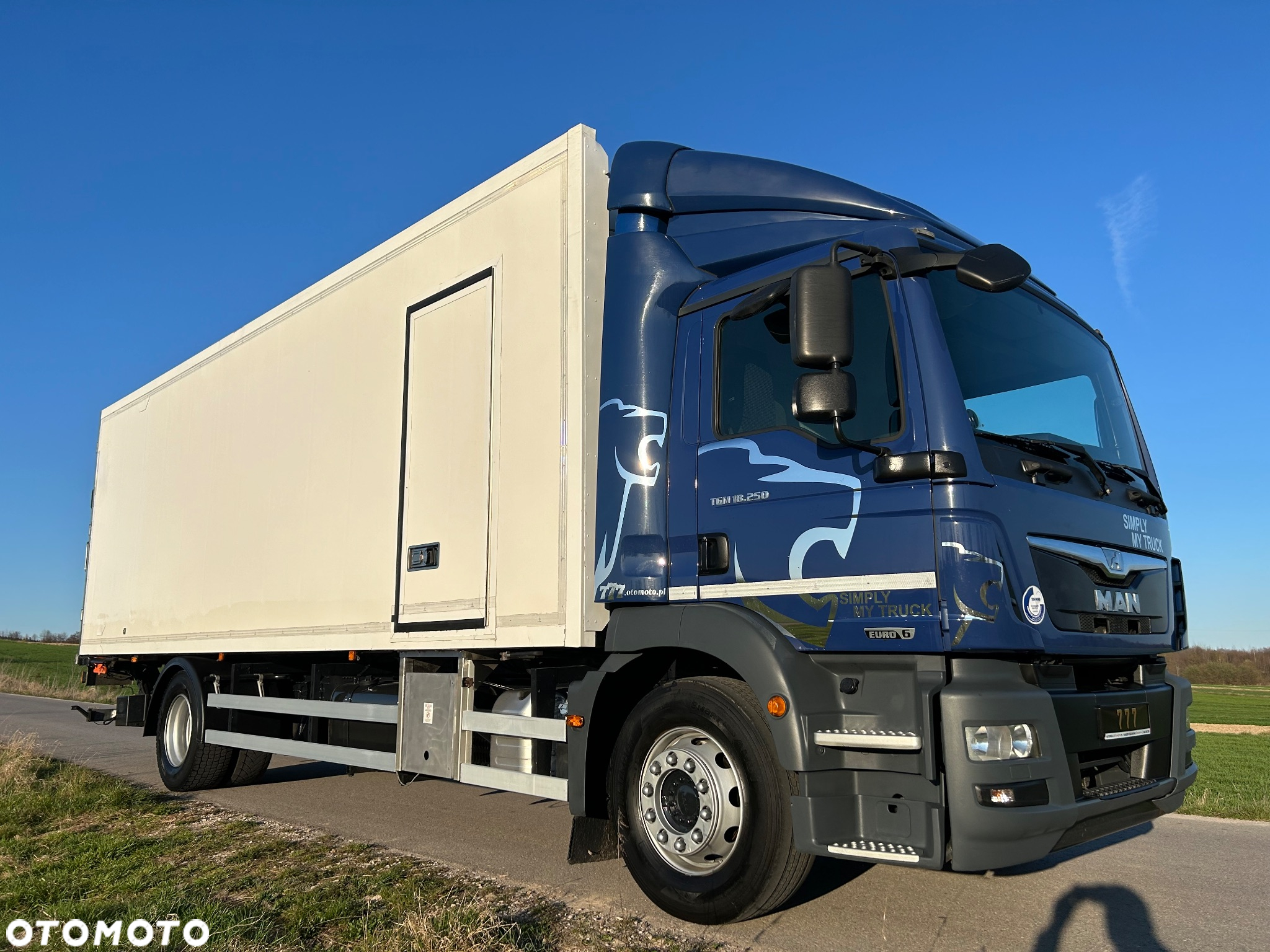 MAN TGM 18.250 Carrier 1950 D/E z Holandii / TOP STAN / 7.44m / 18 palet / winda + drzwi + drzwi boczne / OKAZJA - 2